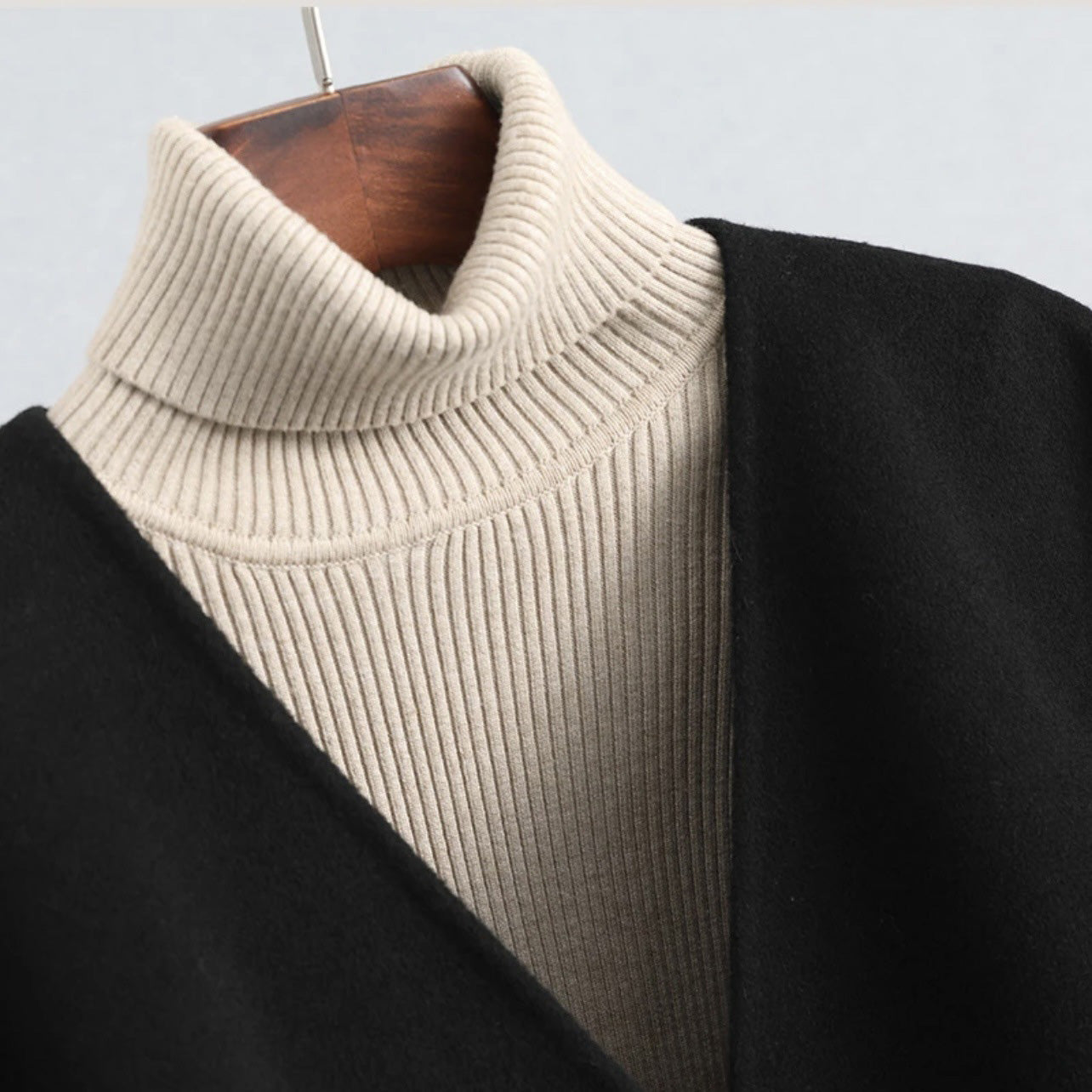 VALORESSA – CAPPOTTO DONNA DALL’ELEGANZA SENZA TEMPO